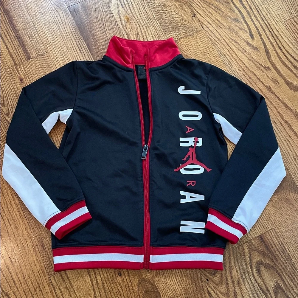 Boy’s Air Jordan Full Zip Up Jacket/Coat. Size 5. Excellent Condition.